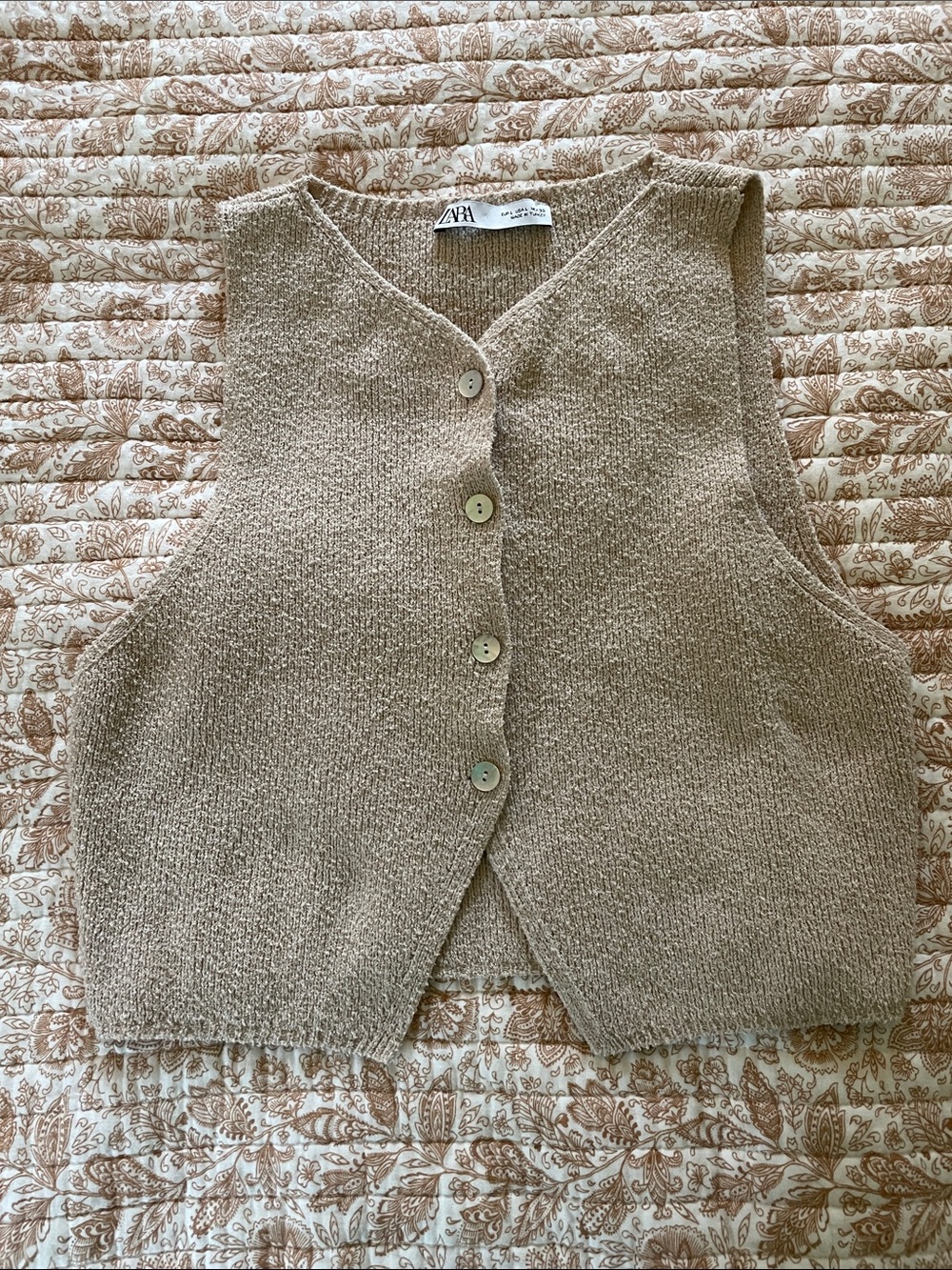 Zara Beige V-Neck Button-Front Knit Vest